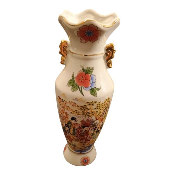 Vintage Chinese Women Rose Porcelain 8 Inch Vase Gold Accents Very Good Conditi - Picture 5 of 9